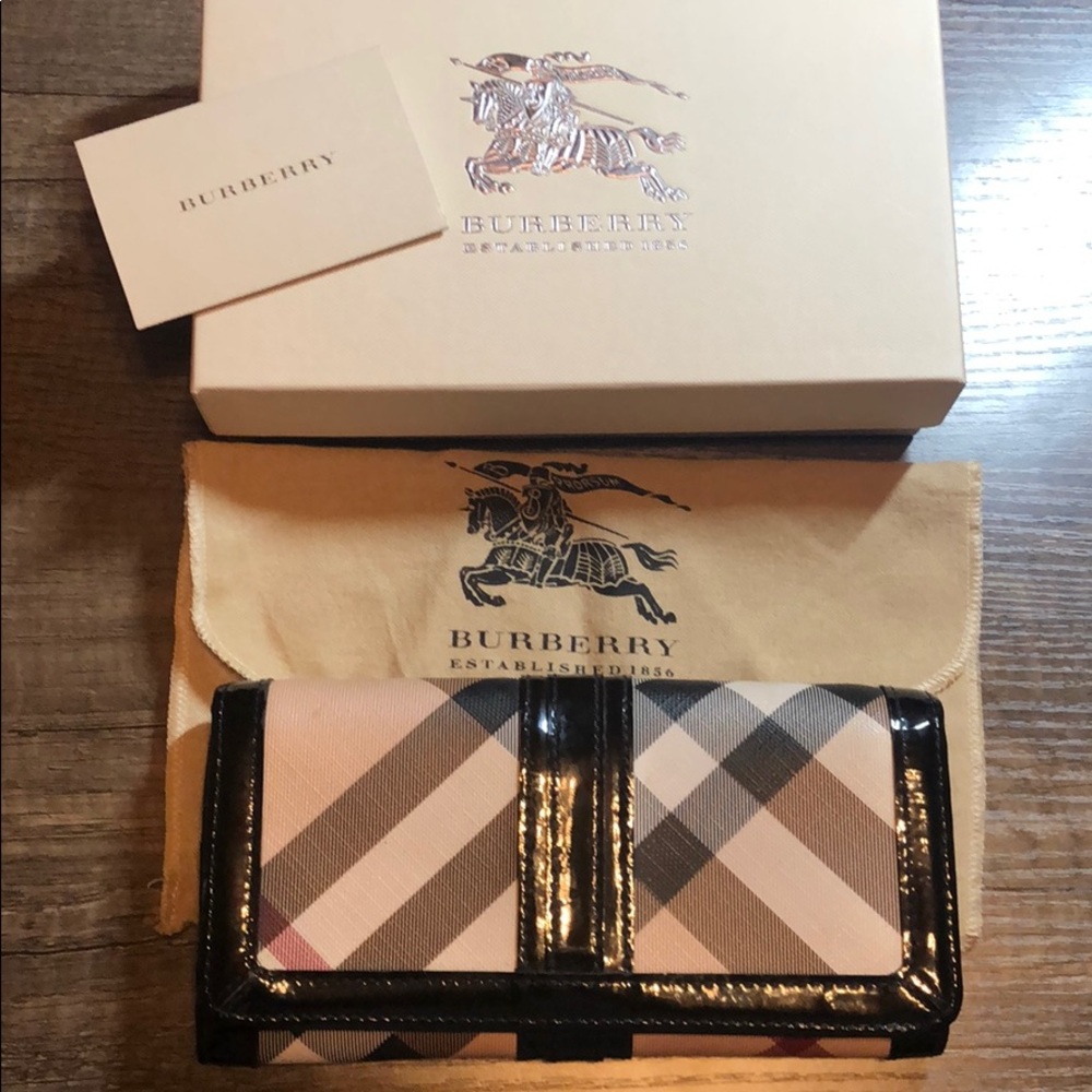 Authentic Burberry nova check continental wallet